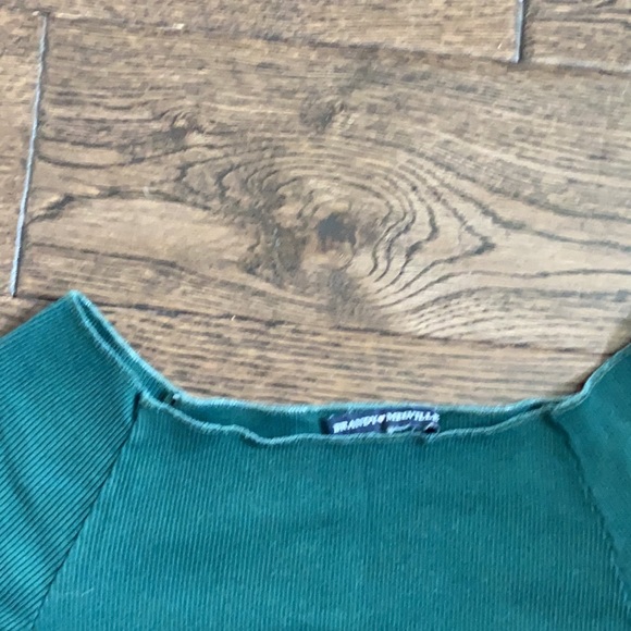 Brandy Melville off the shoulder dark green top - Picture 2 of 2